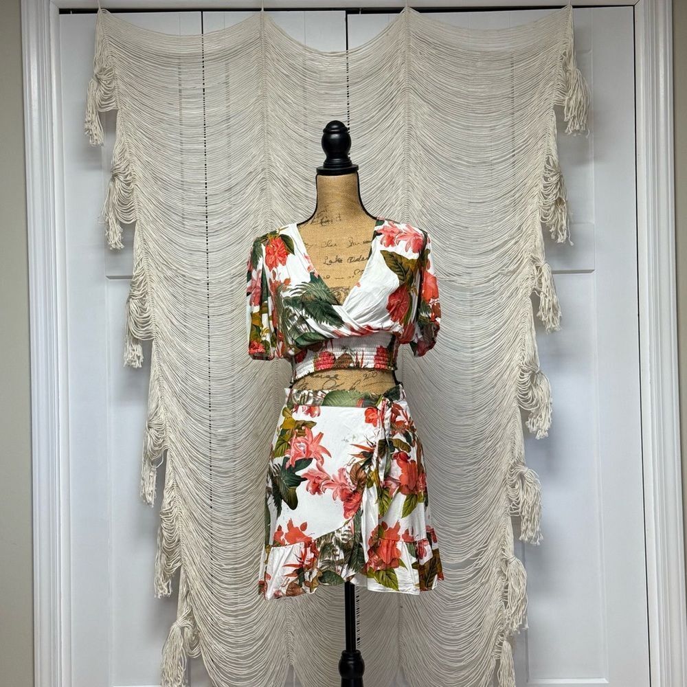 🌺 Gianni Bini Tropical Floral Crop Top & Mini Skirt Set – Size Small 🌺